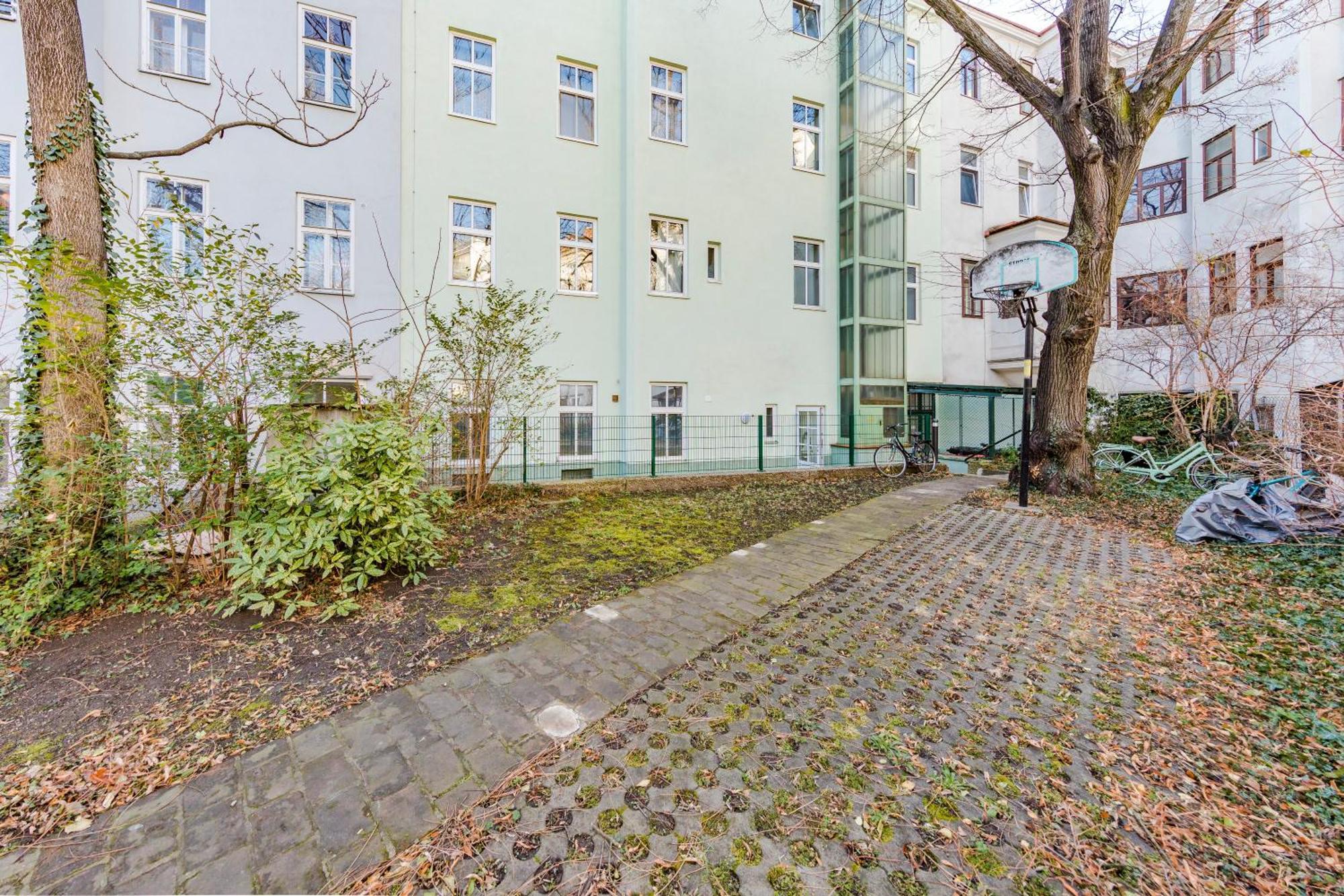 Urban Vienna Living - 18Th District Aparthotel Bagian luar foto