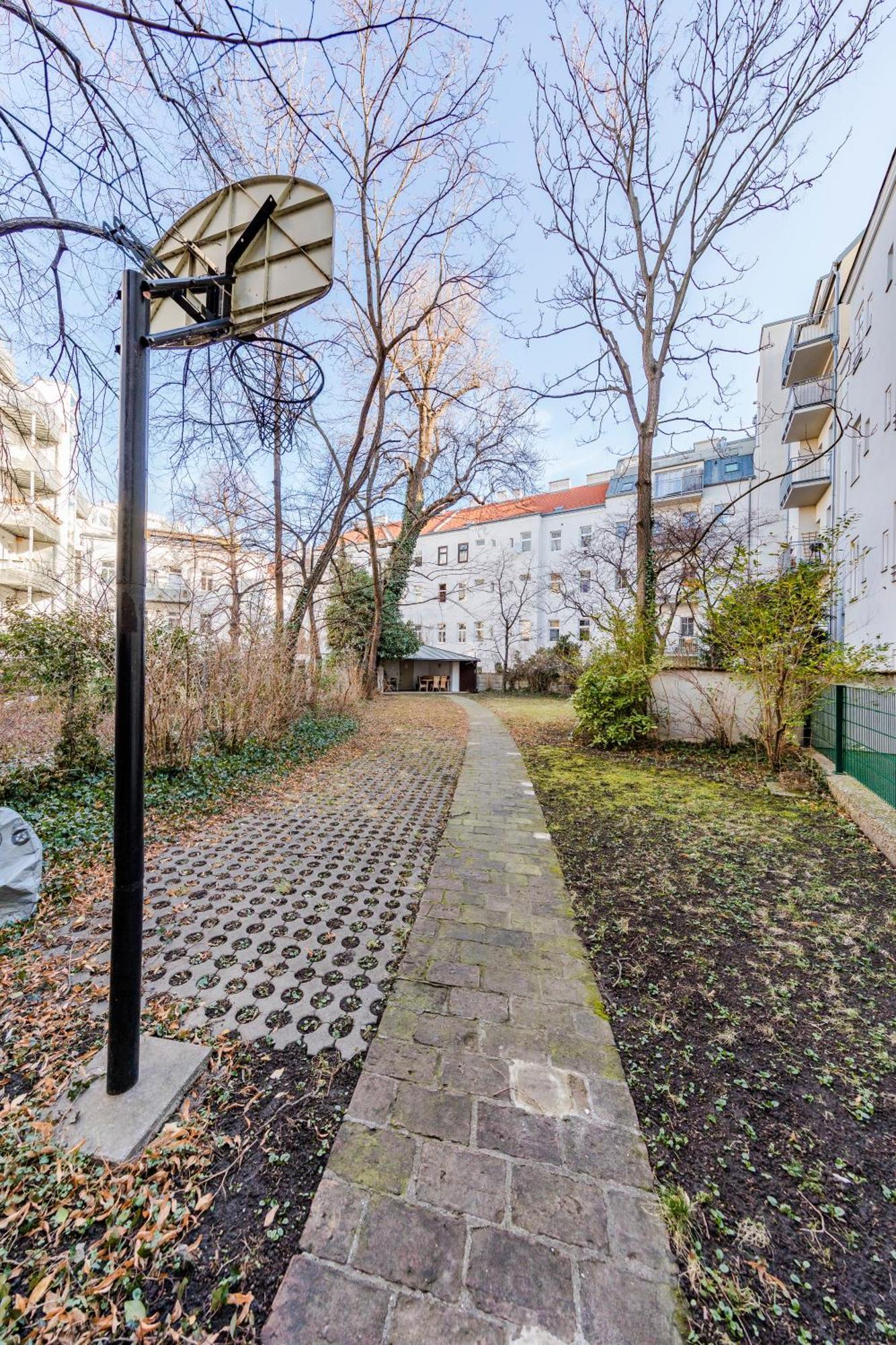 Urban Vienna Living - 18Th District Aparthotel Bagian luar foto