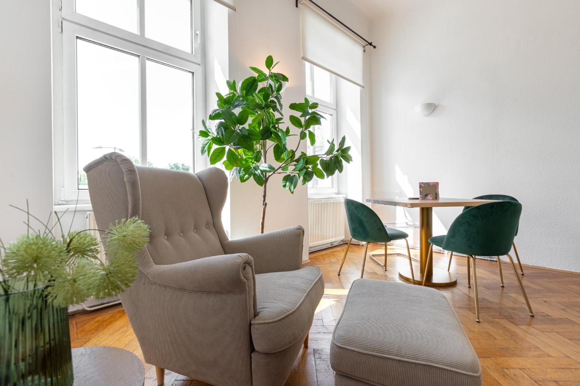 Urban Vienna Living - 18Th District Aparthotel Bagian luar foto
